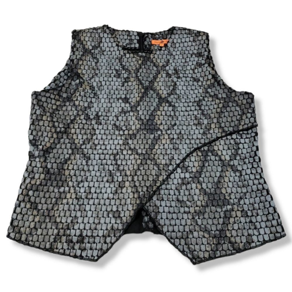 Maple & Cliff Top Size Large Womens Blouse Sleeveless Back Zip Snakeskin Pattern